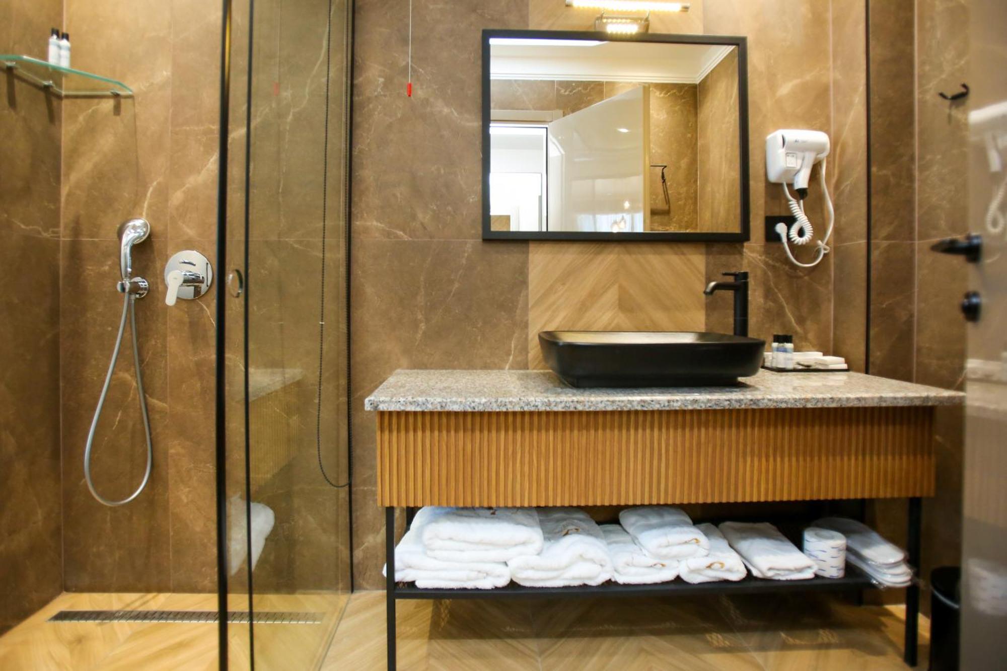 Belvedere Hotel & Spa Vlorë Esterno foto